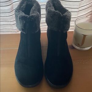Women's Cozy Black Faux Fur Boots